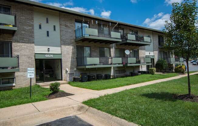 Lilly Garden Apartments Building Exterior 10