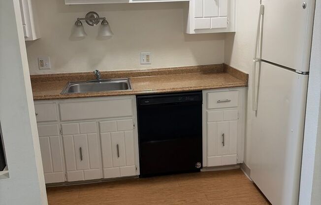 1 bed, 1 bath, 560 sqft, $850, Unit F-308