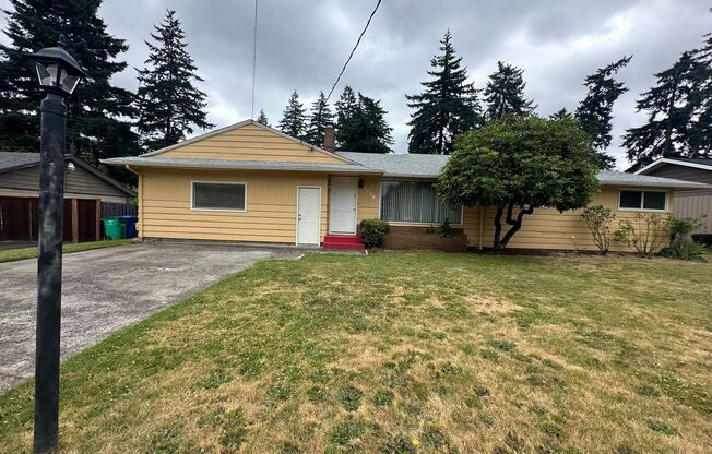 3 Bedroom Ranch Style Home in the Centennial Neighborhood!