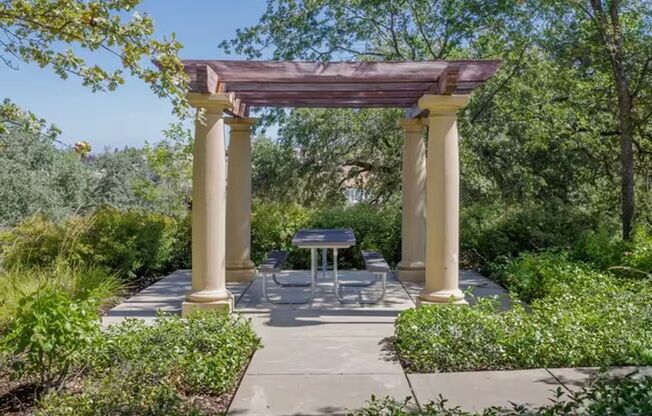 2 beds, 2 baths, 1,500 sqft, $2,695