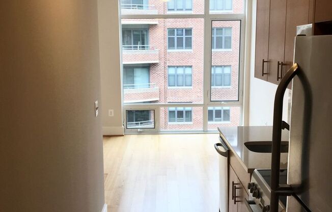 Studio, 1 bath, $2,375, Unit 810