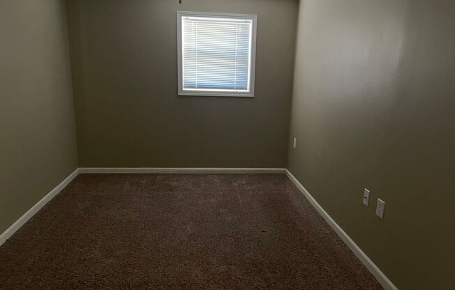 2 beds, 1 bath, $1,050