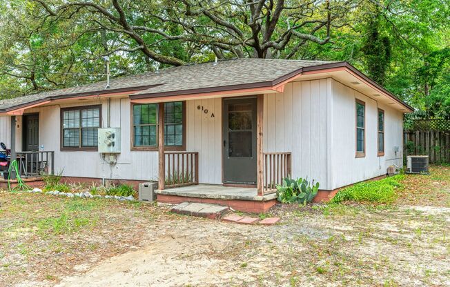 Cozy duplex in the heart of Niceville!