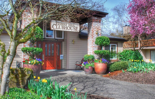 3 beds, 2 baths, 1,050 sqft, $1,950, Unit V-166