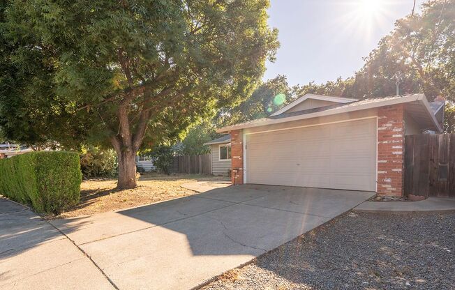 Single Level Ranch Home In Desirable Clayton Valley Highlands Neighborhood!