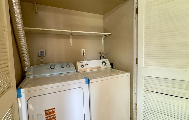 Charming 3 Bedroom/ 1 Bathroom in Dundalk, MD!