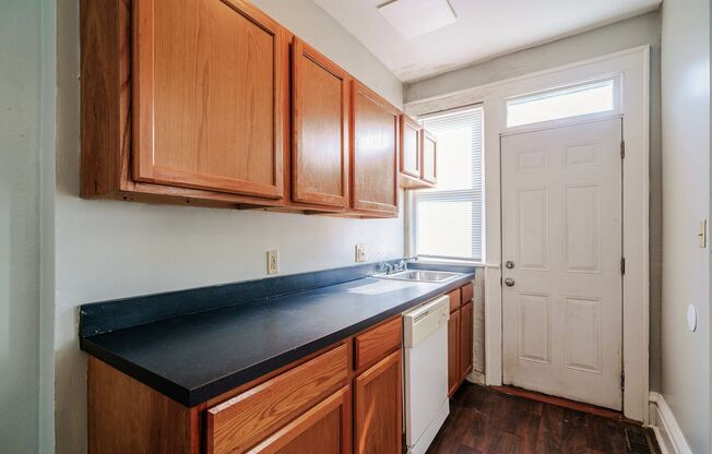 2 beds, 1 bath, $1,325, Unit 1478