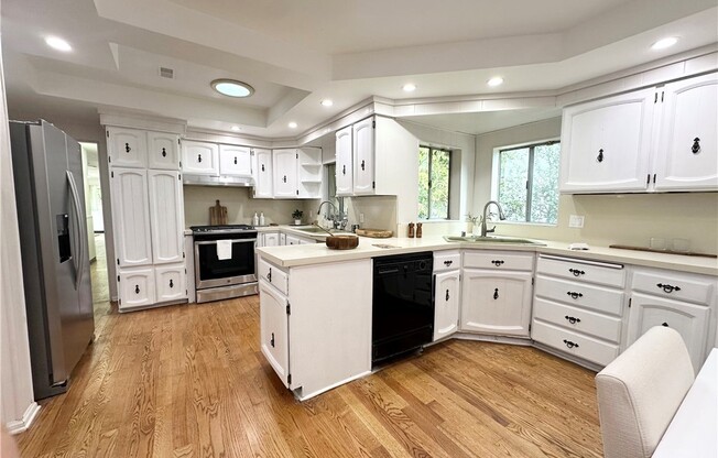 6 beds, 4 baths, 3,146 sqft, $4,800