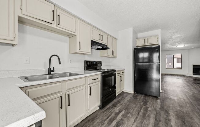 3 beds, 2 baths, 1,123 sqft, $1,600, Unit F-04