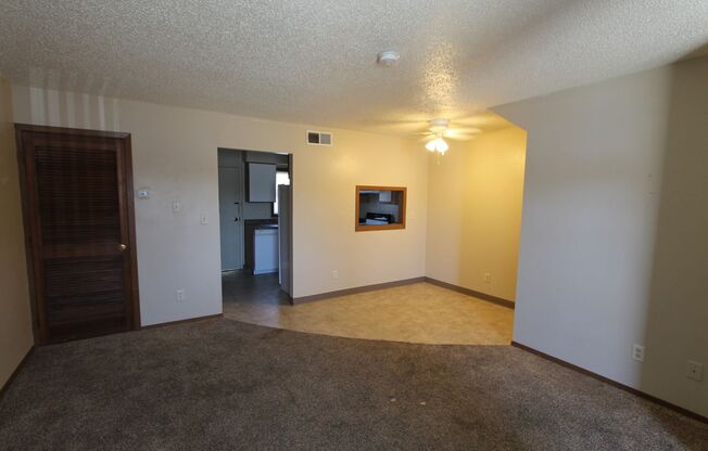3 beds, 1.5 baths, 1,050 sqft, $1,395, Unit B-4