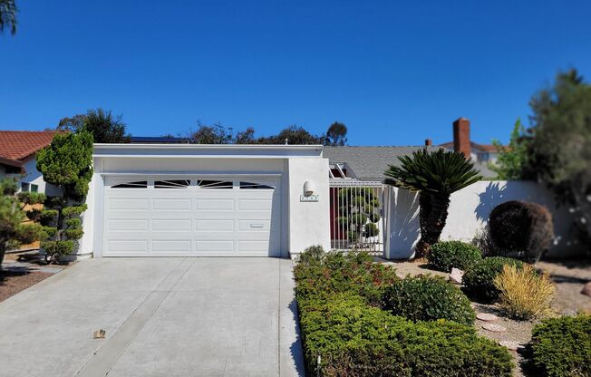 Beautifull 4 Bed 2 Bath In UTC Area