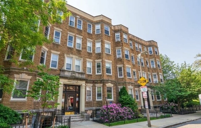 1 bed, 1 bath, 350 sqft, $2,650, Unit 19