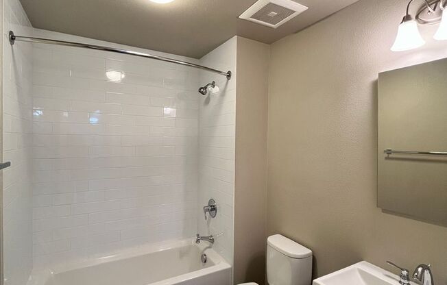 1 bed, 1 bath, $1,695, Unit 26