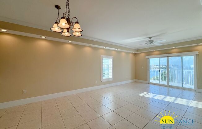 Location Location Location, Prime waterfront Condo in downtown FWB!