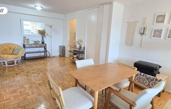 1 bed, 1.5 baths, $5,200, Unit 24E