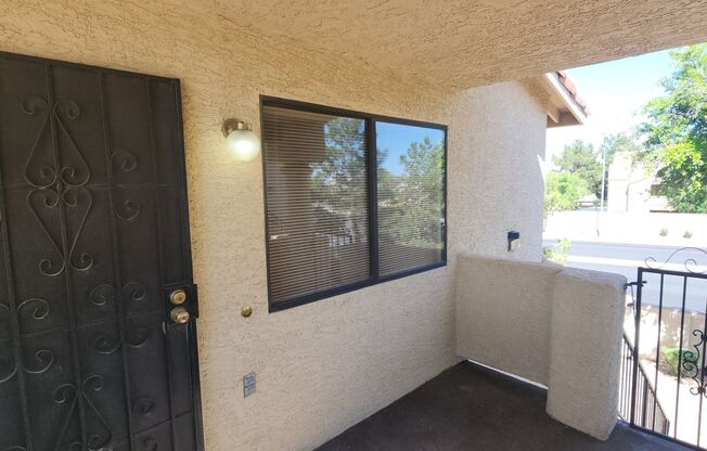 Gorgeous 2 Bed / 2 Bath home nestled in a great area just East of Summerlin