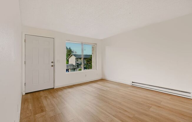 3 beds, 1 bath, 864 sqft, $1,445, Unit 39