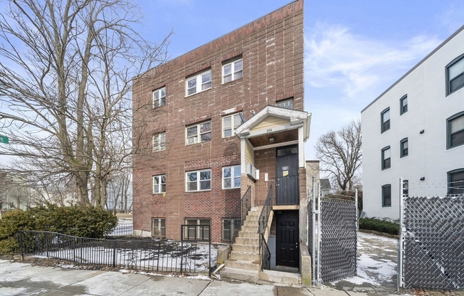2 beds, 1 bath, 1,000 sqft, $2,827, Unit 6