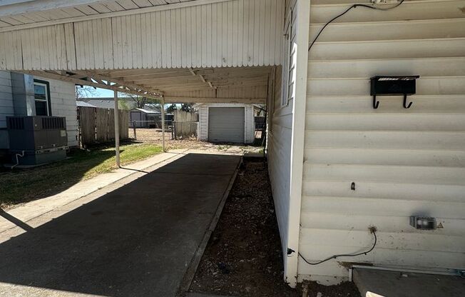 Cute 2 bed 1 bath Home