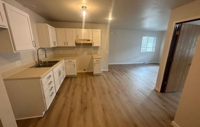 2 beds, 1 bath, 800 sqft, $950, Unit Unit 7