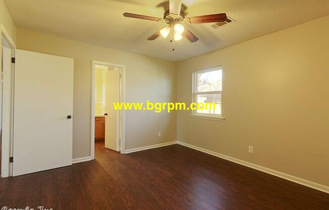 3 beds, 2 baths, $1,350