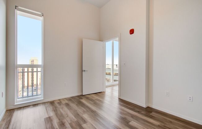 1 bed, 1 bath, 607 sqft, $1,950, Unit 807