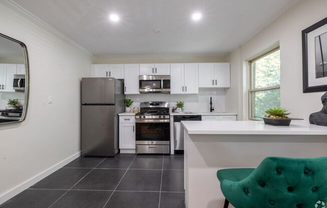 1 bed, 1 bath, 575 sqft, $2,345