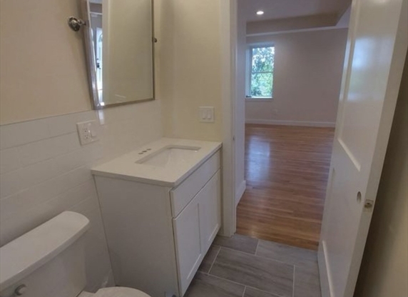 Studio, 1 bath, 650 sqft, $1,900, Unit 2