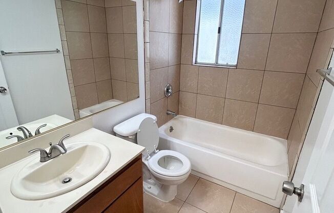 2 beds, 1.5 baths, 950 sqft, $1,975, Unit Apt. 12