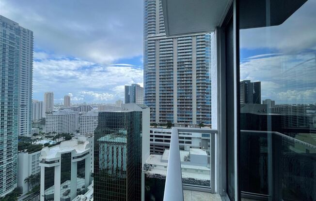 2 beds, 2 baths, 1,377 sqft, $4,800, Unit 1060 Brickell Ave # 25-01 (F10461036)