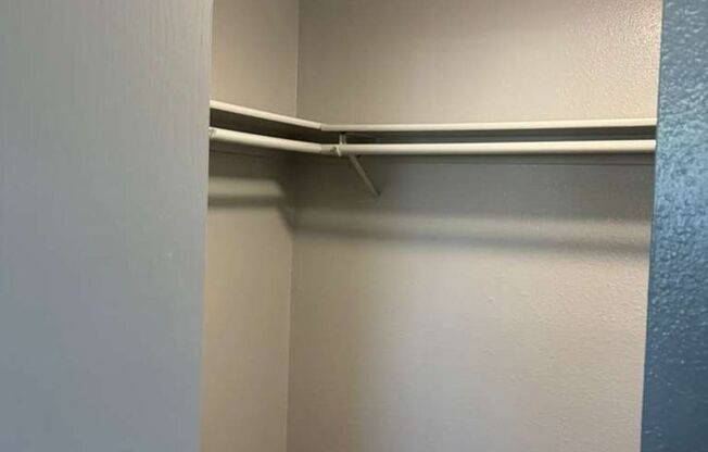 2 beds, 1 bath, 867 sqft, $1,285, Unit 601 I201