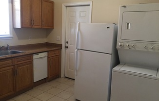 2 beds, 1 bath, $1,250, Unit 3217 W Montgomery - Unit A