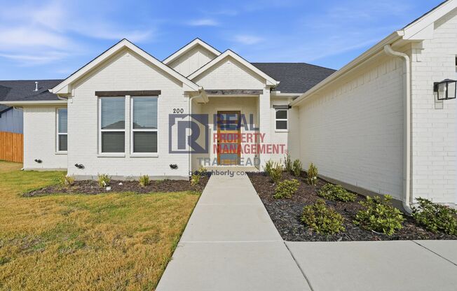 Luxury-Inspired 4-Bedroom Home with Distinctive Interior Design