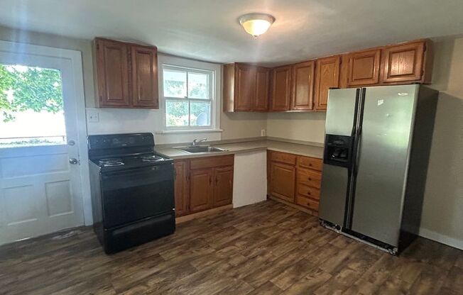 2 beds, 1 bath, $1,100