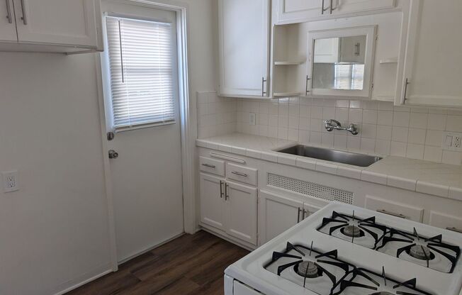 Studio, 1 bath, 500 sqft, $1,895