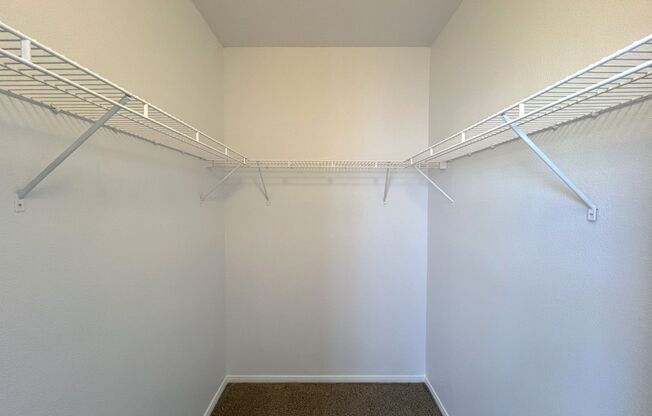 3 beds, 2 baths, $1,675, Unit # 1081