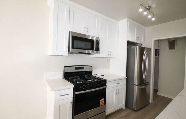 (6086) 604 Evergreen St