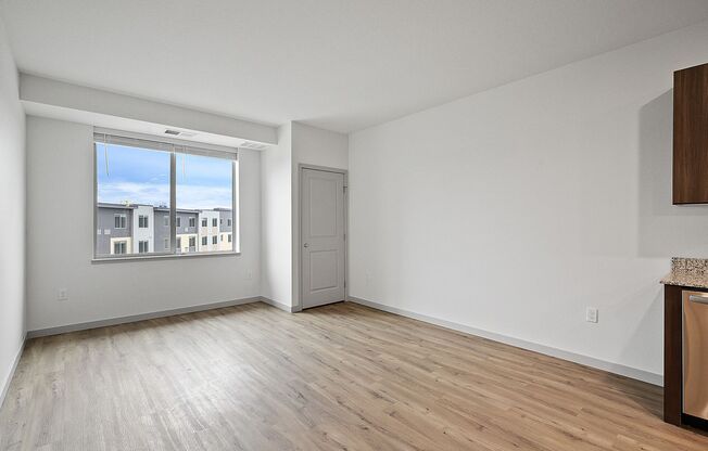1 bed, 1 bath, 1,015 sqft, $1,995, Unit 410