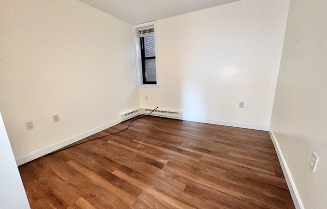 1 bed, 1 bath, $2,000, Unit 4F