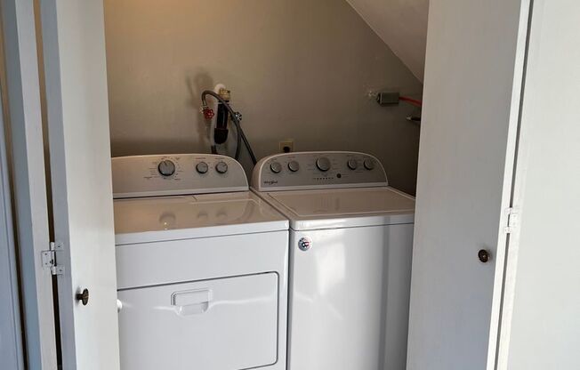 2 beds, 1 bath, 1,056 sqft, $1,195, Unit 8-F