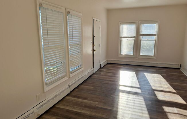 #219-8527 N Decatur St