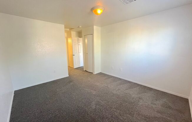 2 beds, 2 baths, $1,050, Unit UNIT 2113