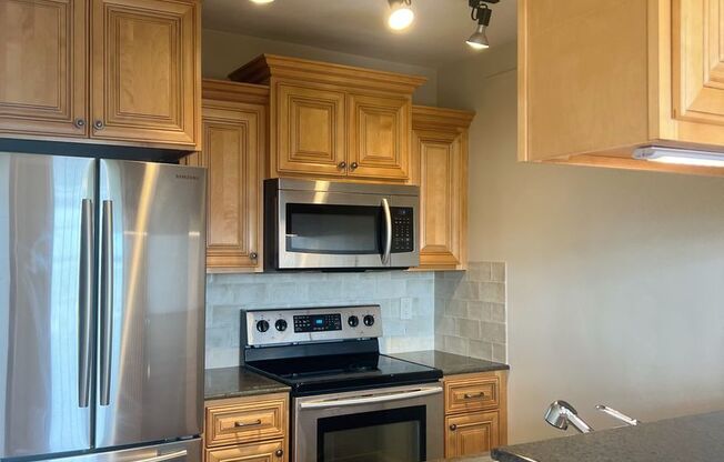 1 bed, 1 bath, 725 sqft, $1,400, Unit Apt. 4H