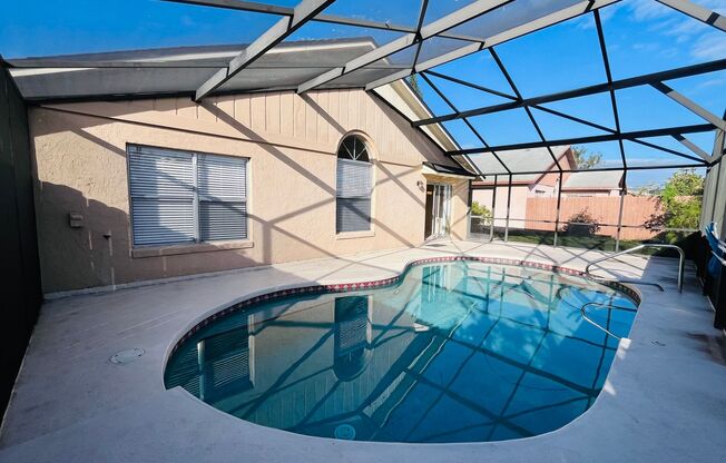 2/2 POOL HOME with 2 Car Garage located in Kissimmee, FL