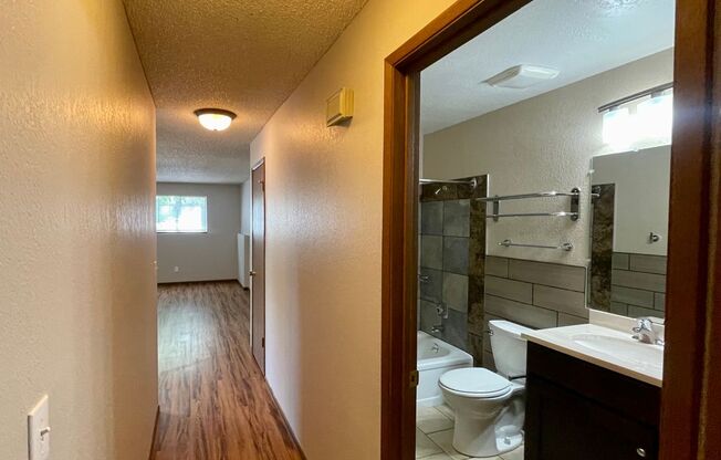 1 bed, 1 bath, 720 sqft, $1,045, Unit 1204