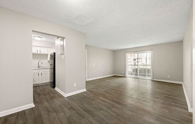 3 beds, 2 baths, 1,121 sqft, $1,400, Unit G86