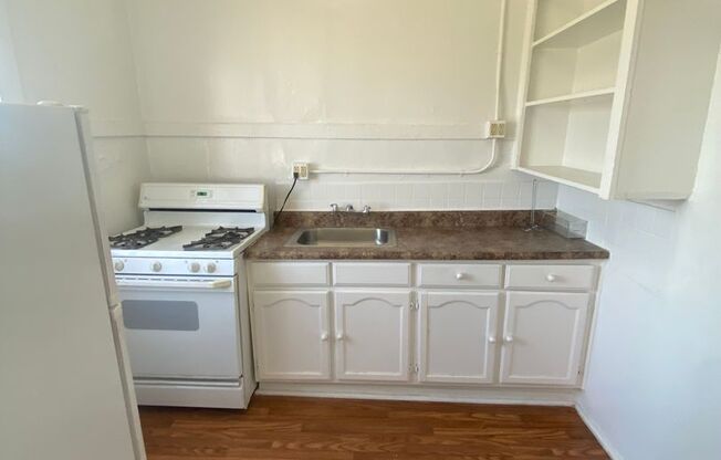 Studio, 1 bath, $1,395, Unit 33