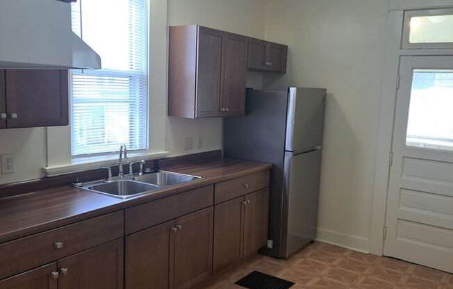 4 Bedroom near Lakeside Park