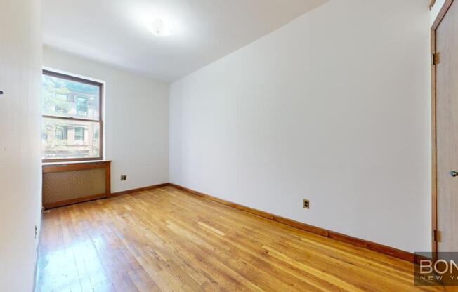 158 W 75 ST
