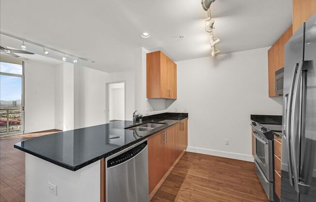 2 beds, 2 baths, $2,600, Unit # 3702